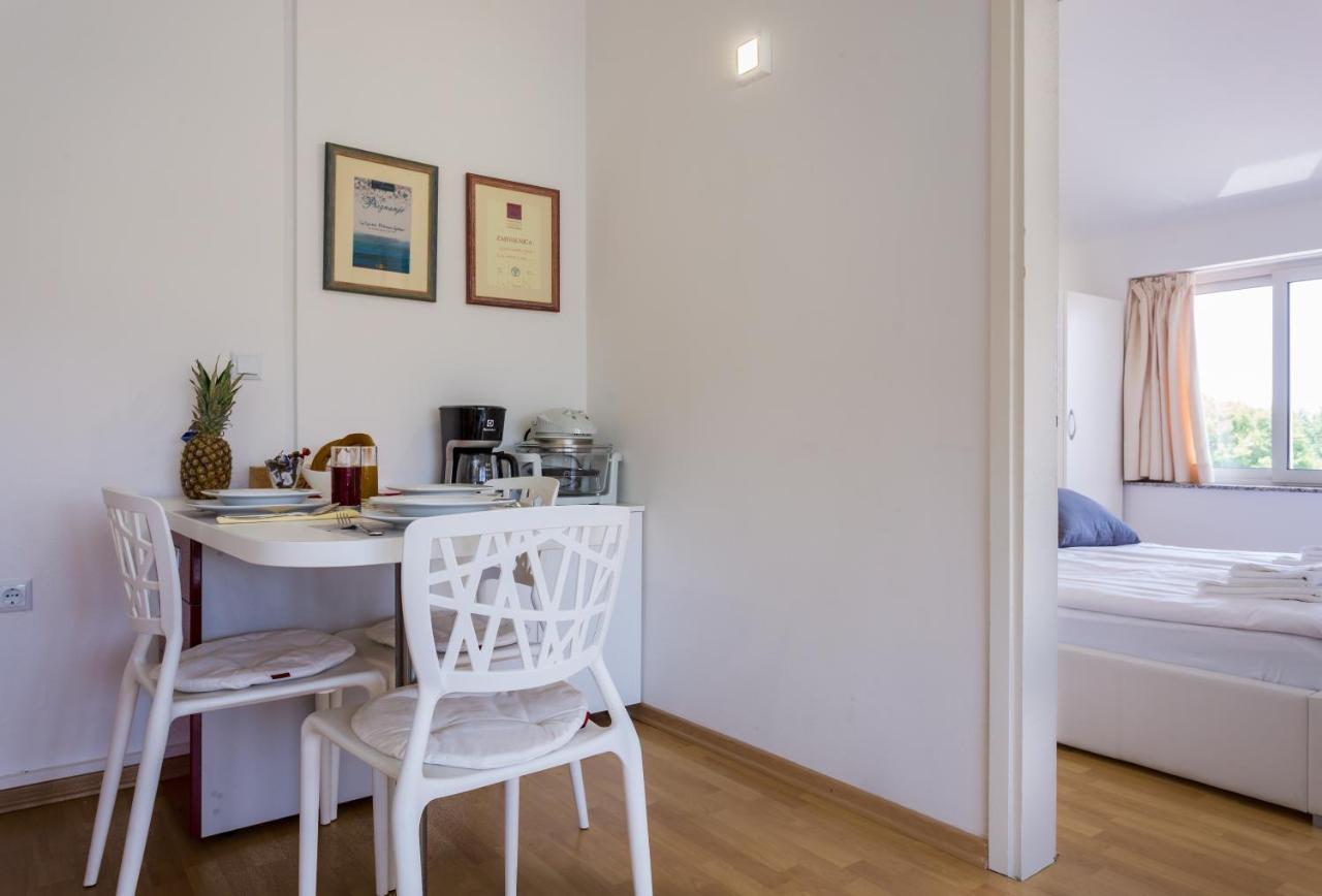Molnar Resort Apartment Ljiljana Brzac Eksteriør billede
